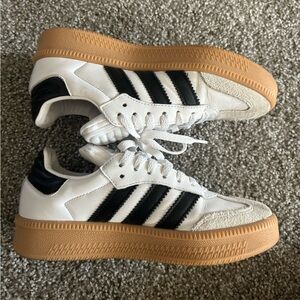 Women’s samba shoes.